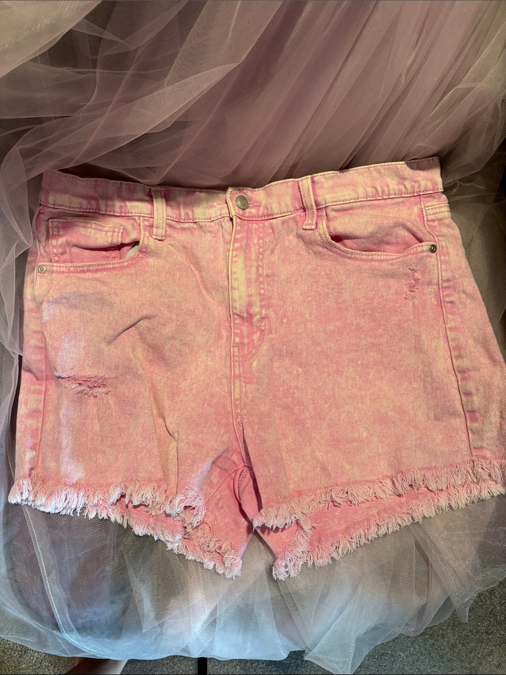 SIZE 15/32 Celebrity Pink Light Pink Acid-Wash Denim Shorts